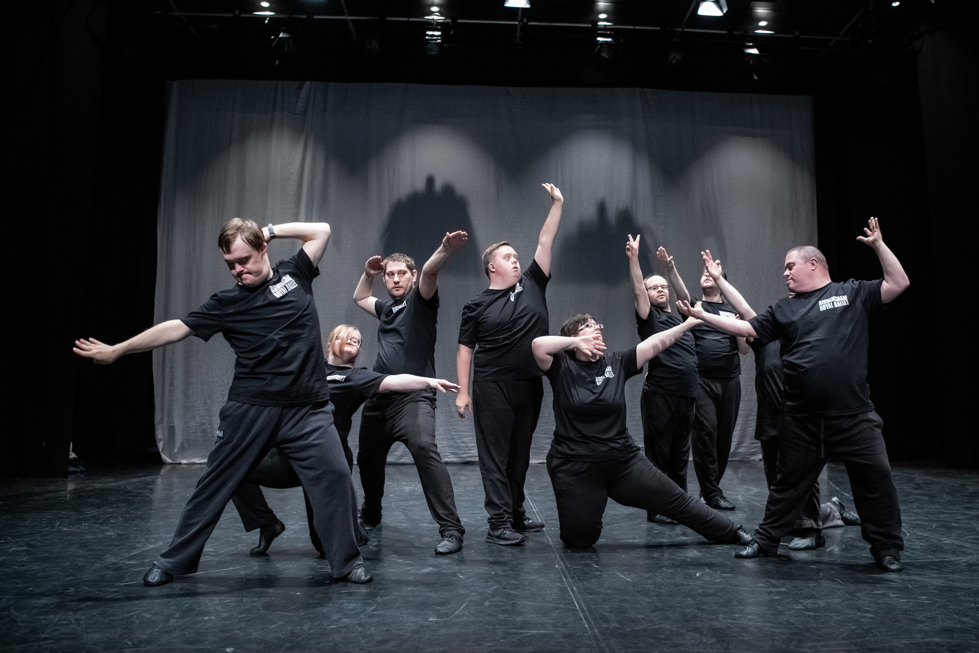 Freefall Dance Company. Credit Drew Tommons. Freefall Dance Company. Credit Drew Tommons.
