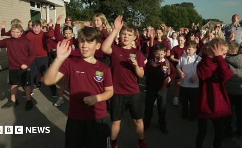 Dance brings pupils, parents and teachers together before the school day