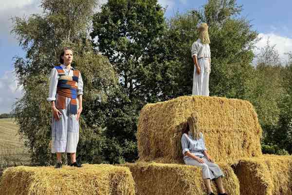 MERGING: A Cross-Continental Dance Experience Comes to ESD Online