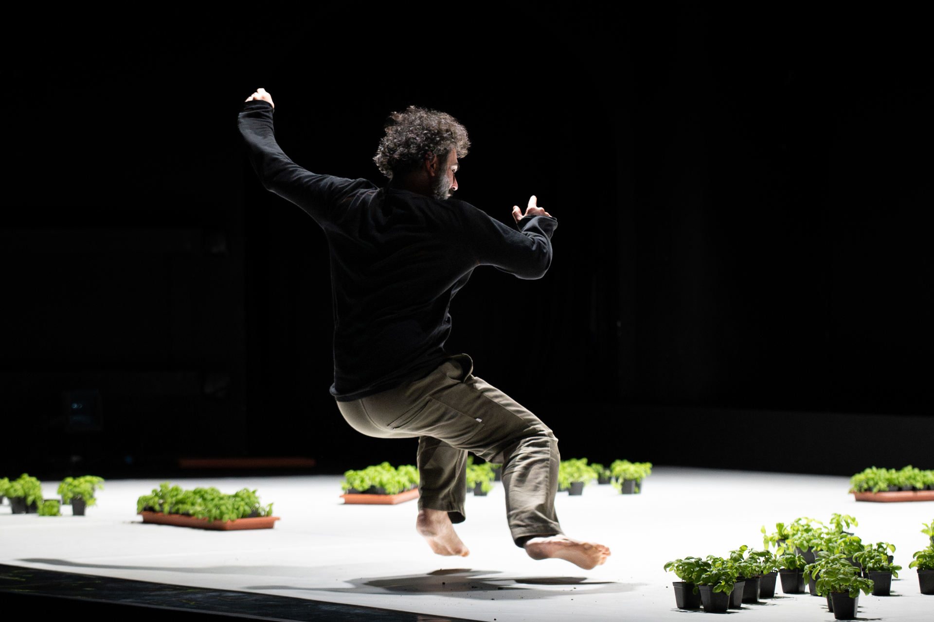 Cie Omar Rajeh & Maqamat, Dance Is Not for Us, credit Giuseppe Follacchio for Orbita Spellbound