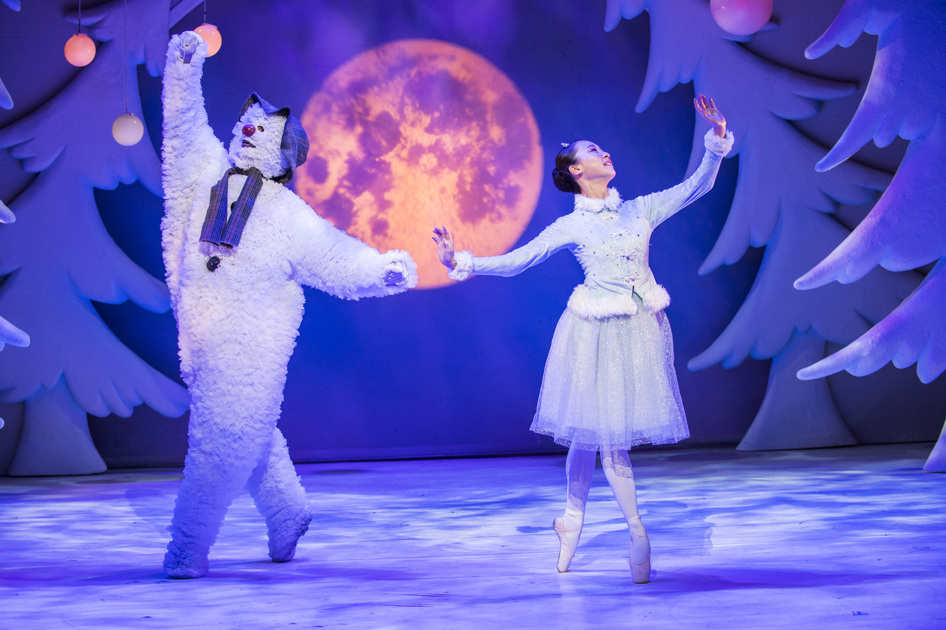 Birmingham Rep, The Snowman, image credit Tristram Kenton Birmingham Rep, The Snowman, image credit Tristram Kenton