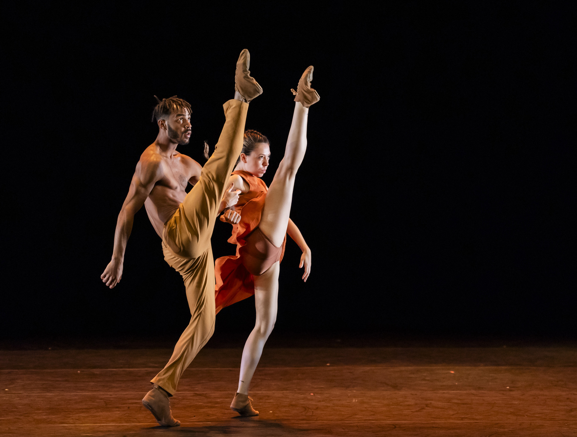 São Paulo Dance Company, photo Tristram Kenton São Paulo Dance Company, photo Tristram Kenton