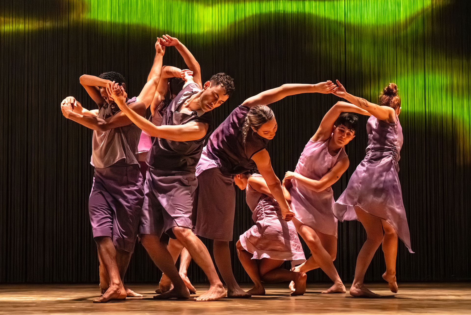 Shobana Jeyasingh Dance, We Caliban, photo Foteini Christofilopoulou Shobana Jeyasingh Dance, We Caliban, photo Foteini Christofilopoulou