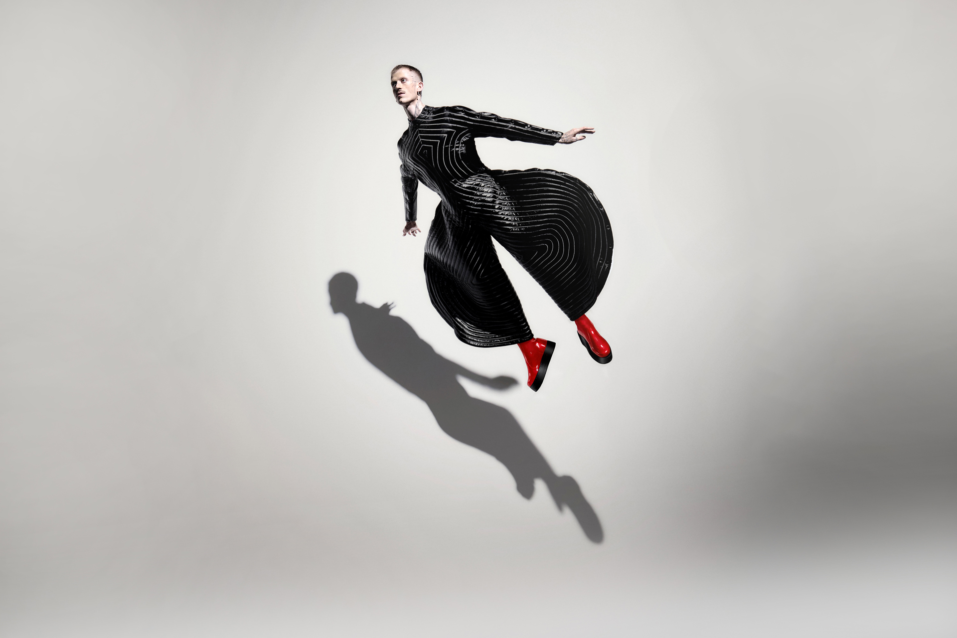 SUBJECT TO CHANGE - A Dance for David Bowie. A Sadler's Wells, Bunkamura, La Veronal production. Creative Art Direction by Masami Shimizu. Photo by Kazuyoshi Shimomura. Costume The Tokyo Pop Jump SUBJECT TO CHANGE - A Dance for David Bowie. A Sadler's Wells, Bunkamura, La Veronal production. Creative Art Direction by Masami Shimizu. Photo by Kazuyoshi Shimomura. Costume The Tokyo Pop Jump