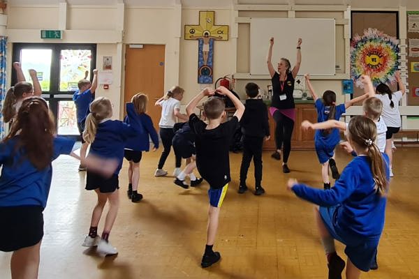 Buzzing Britain: Bringing Morris Dancing to a New Generation