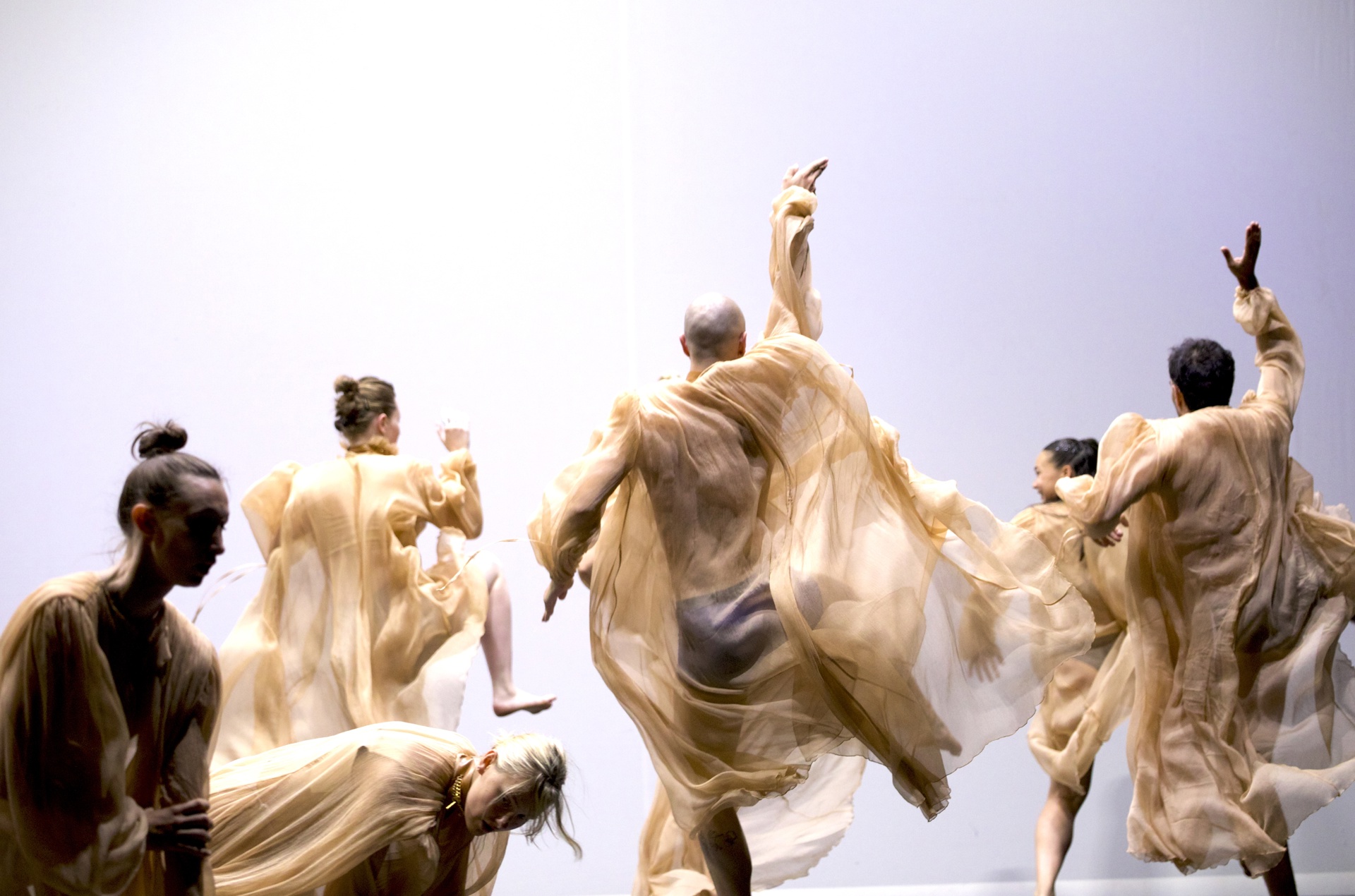 Emanuel Gat Dance, FIVE DAYS IN THE SUN. Image: Julia Gat