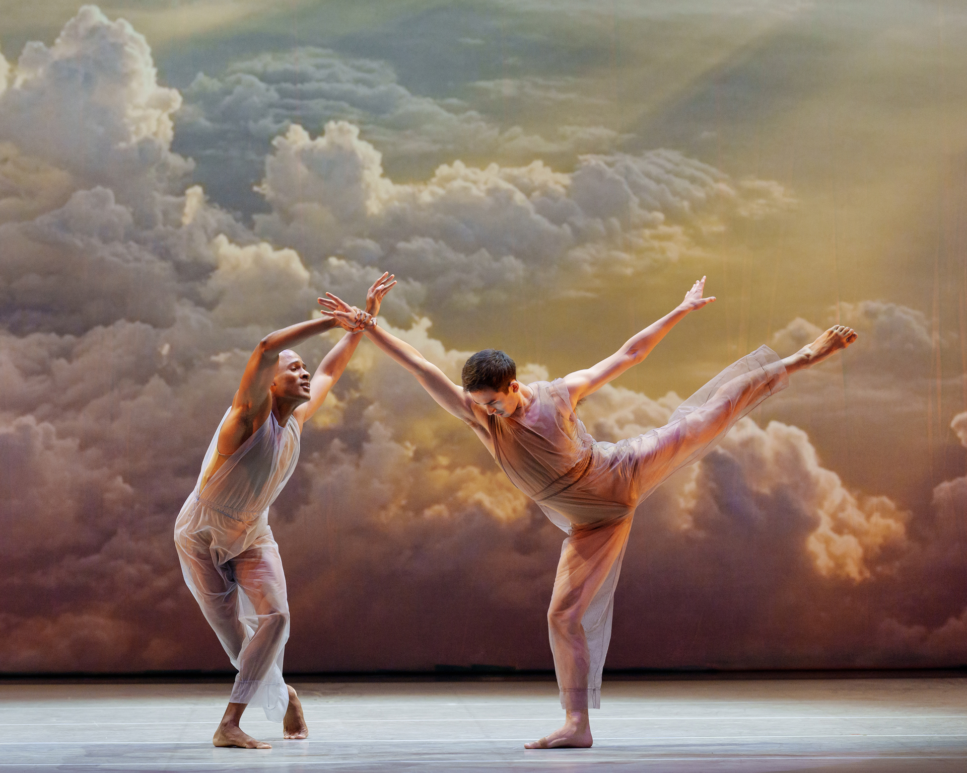 Alvin Ailey American Dance Theater, New Works, Many Angels, Image Credit Paul Kolnik Alvin Ailey American Dance Theater, New Works, Many Angels, Image Credit Paul Kolnik