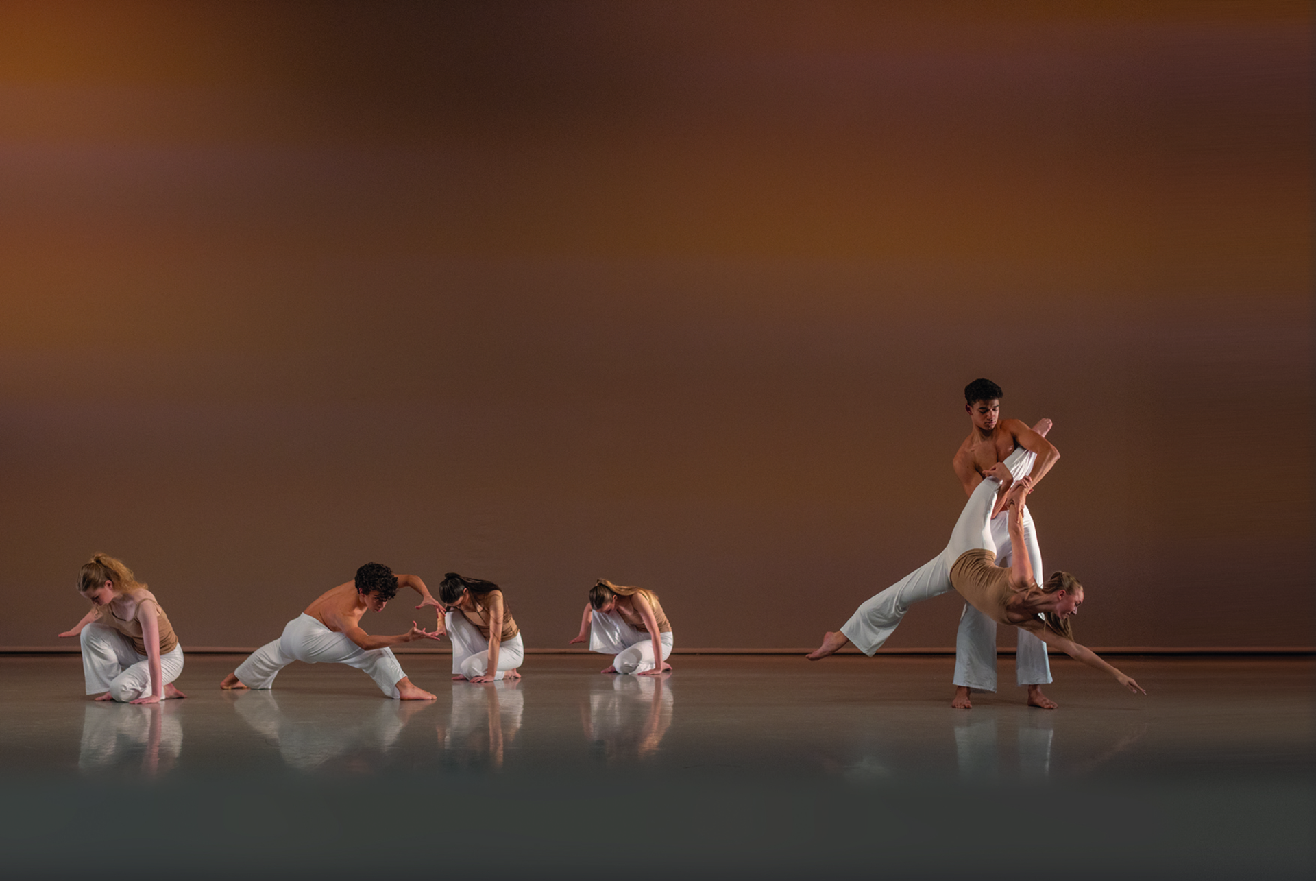 Elmhurst Ballet Comoany in GEOMANTIA; photo Magda Hoffman Elmhurst Ballet Comoany in GEOMANTIA; photo Magda Hoffman
